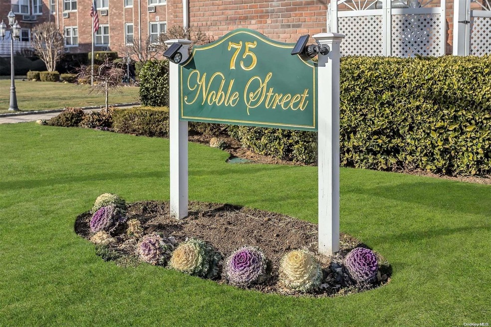 75 Noble St unit 129, Lynbrook, NY 11563 - photo 1