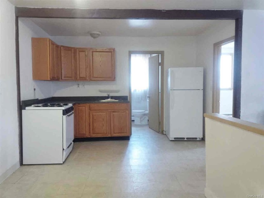 22 Barclay St unit 2, Poughkeepsie, NY 12601 - photo 1