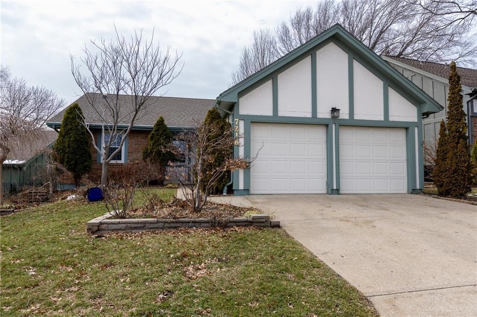 7216 Mastin St, Shawnee, KS 66203 - photo 1