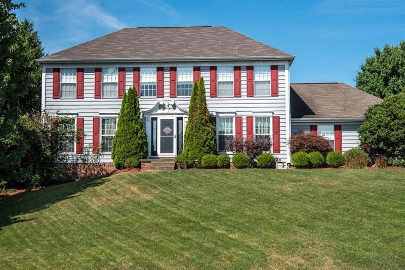 Welcome to 600 Meadow Glen located in desirable Bl