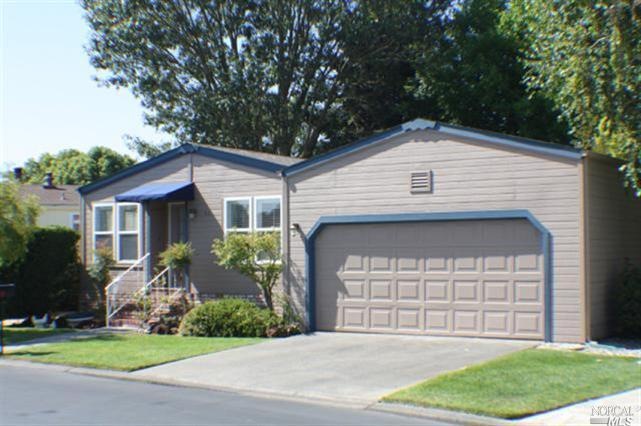 Detached unit with newer siding, new exterior pain