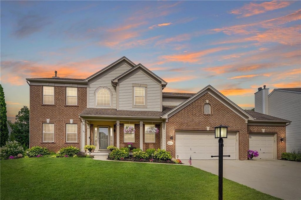 12194 Castlestone Dr, Fishers, IN 46037 - photo 1