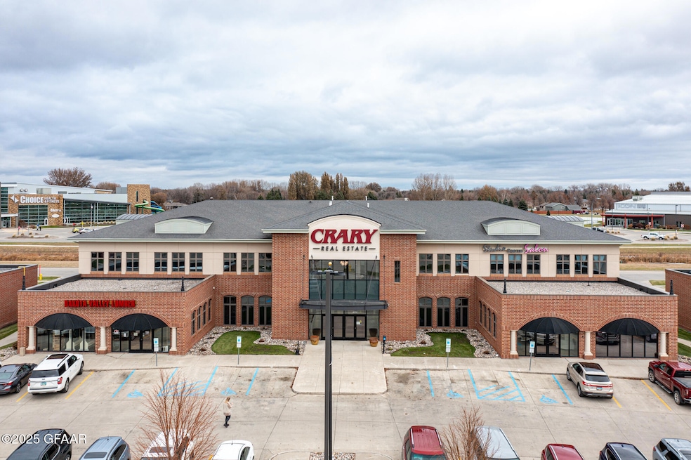 4551 S Washington St, Grand Forks, ND 58201 - photo 1