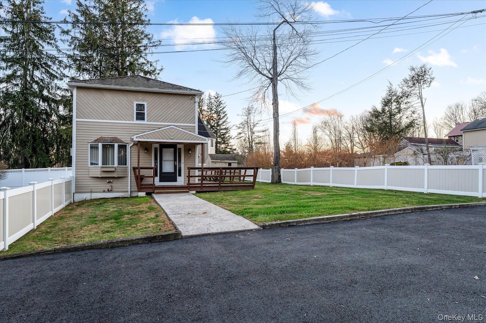 509 Vine Rd, Yorktown Heights, NY 10598 - photo 1