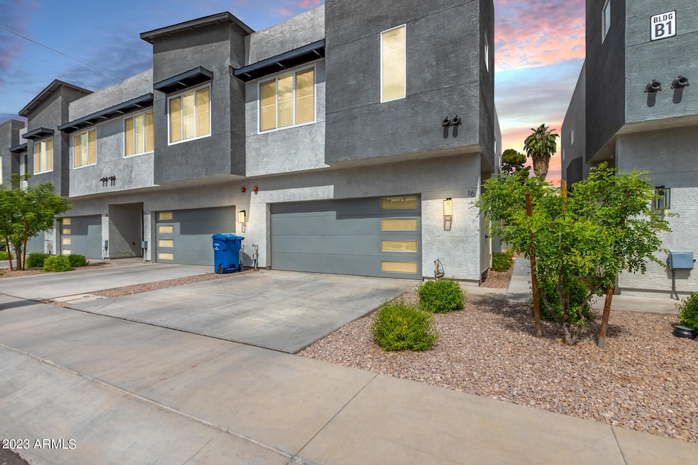 701 N Mcqueen Rd unit 16, Chandler, AZ 85225 - photo 1