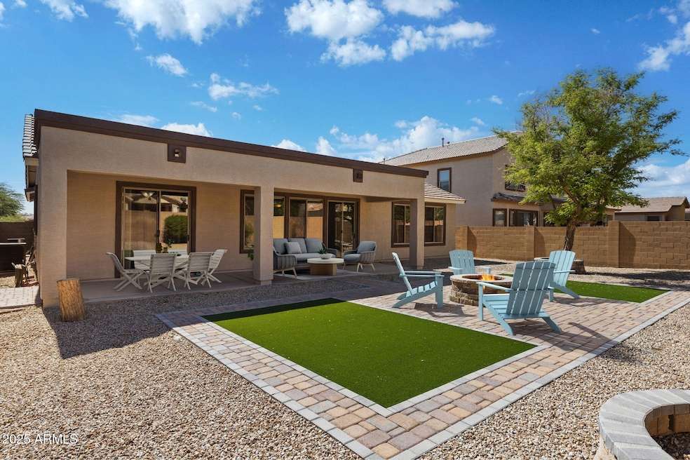 15564 W Mescal St, Surprise, AZ 85379 - photo 1