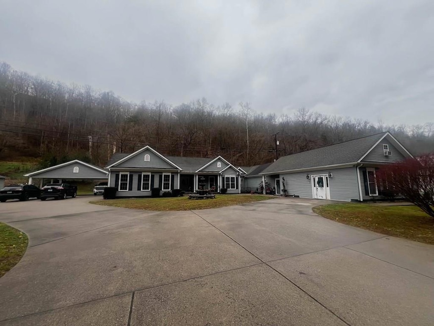 963 Kentucky Ln Paintsville KY 41240 MLS 121528 Homes Com   963 Kentucky Ln Paintsville Ky Primaryphoto 