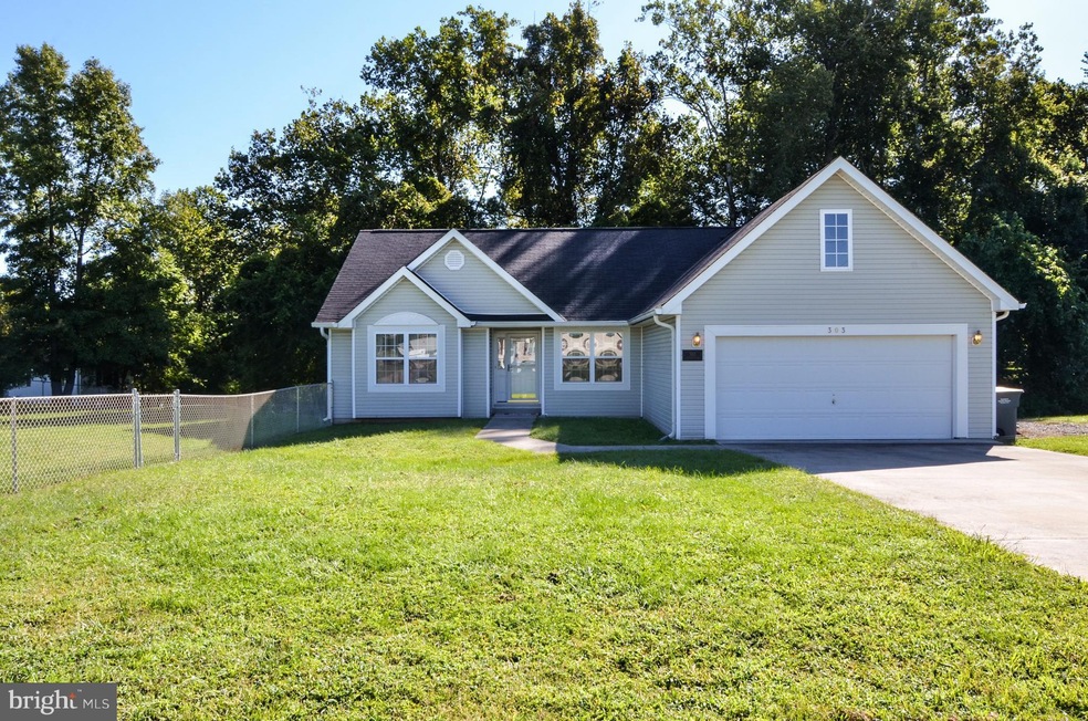 303 Blackwell Rd, Colonial Beach, VA 22443 - photo 1