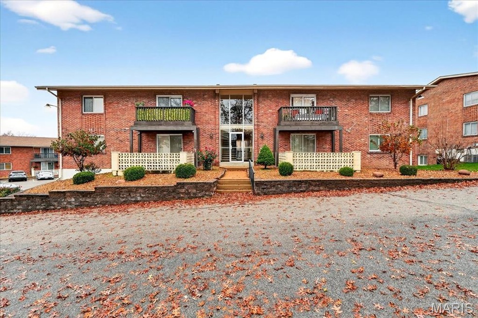 2515 Union Rd unit F, Saint Louis, MO 63125 - photo 1