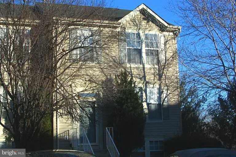 8570 Cabot Ct, Manassas, VA 20111 - photo 1