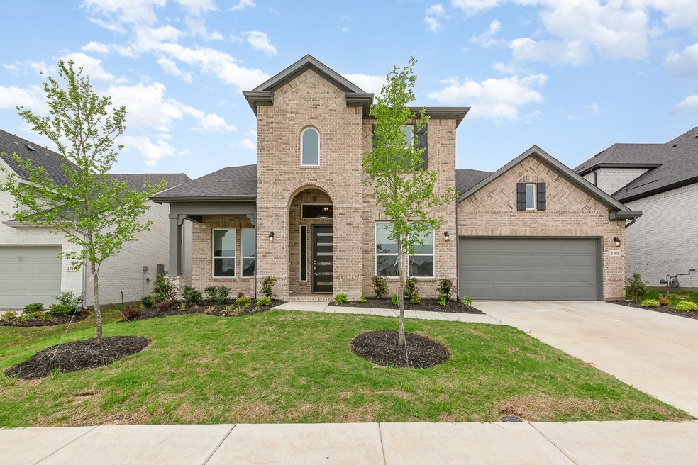 For Sale $698,000 • Co-Listing Agent