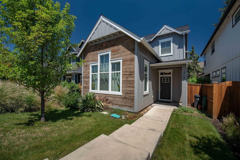 20482 Del Coco Ct, Bend, OR 97702 - photo 1