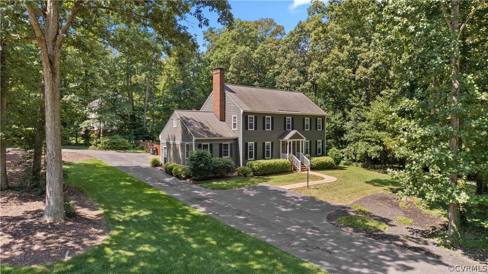 Welcome to this Beautiful Colonial Home Perfectly