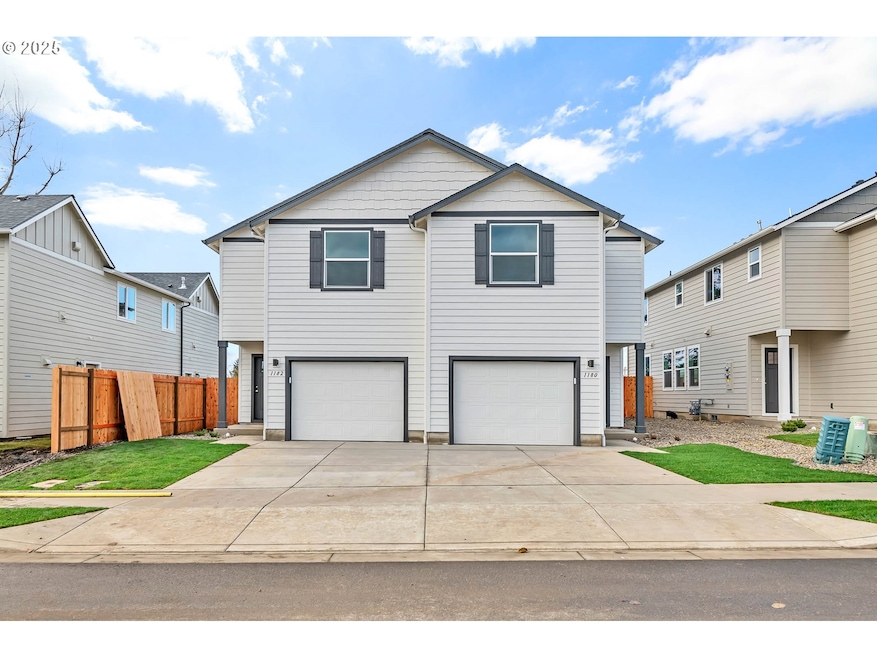 1180/1182 S 43rd Place, Springfield, OR 97478 - photo 1