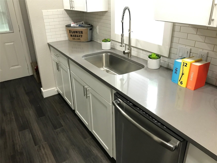 5014 Marietta Ln, Houston, TX 77021 - photo 1