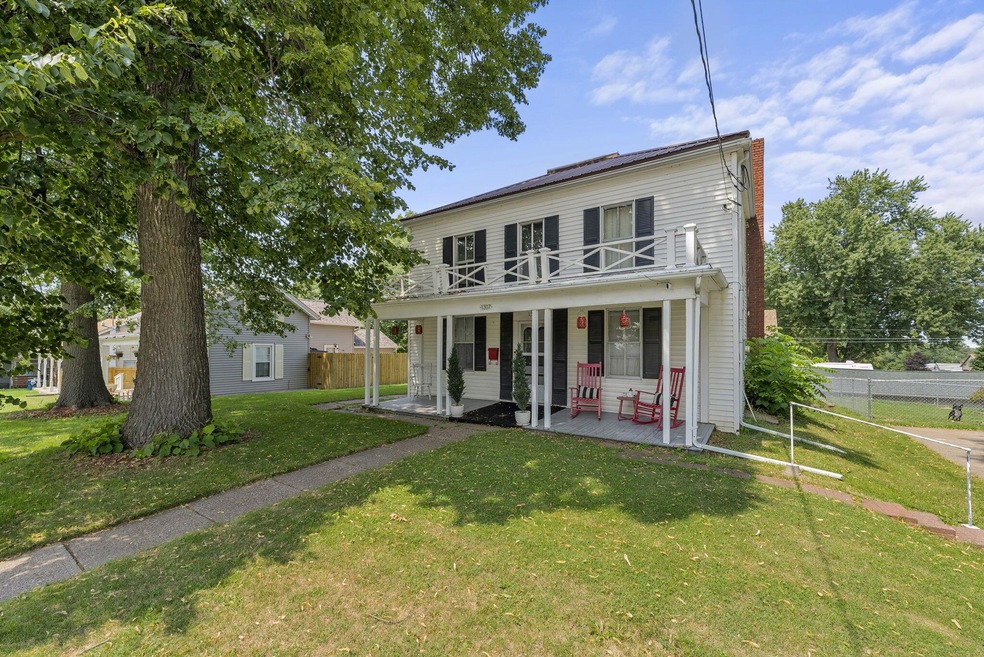 2-web-or-mls-1307 Lucas St-2