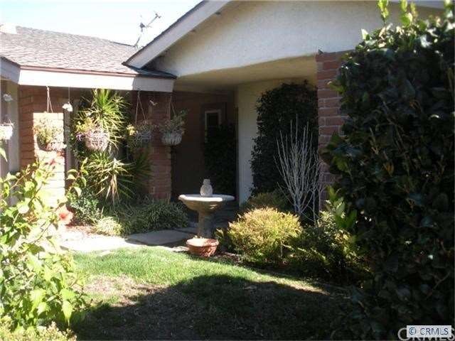 2136 Wellington in Shady Hollow