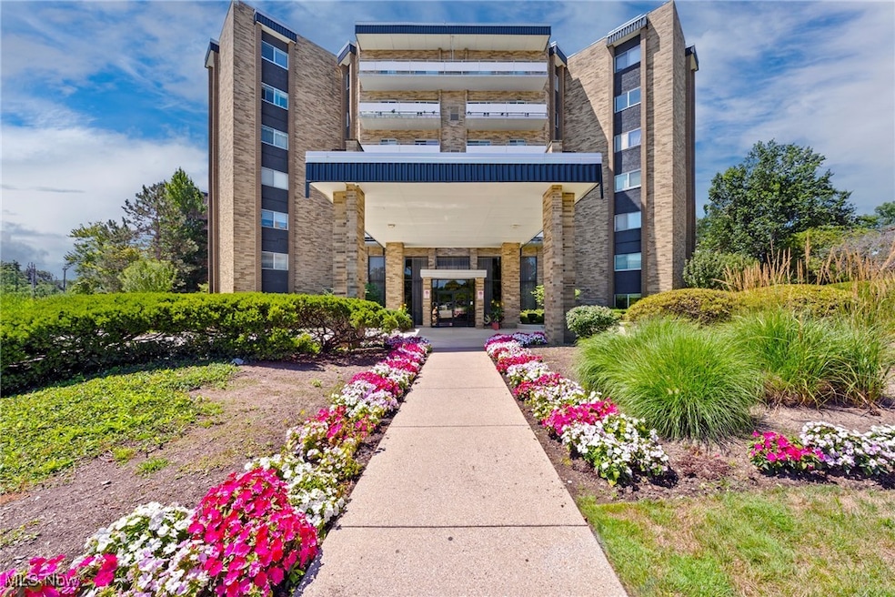 For Sale $195,000 • Co-Listing Agent