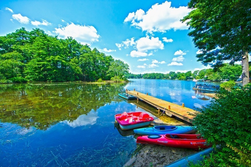 55 Lakeview Ave, Mansfield, MA 02048 - photo 1