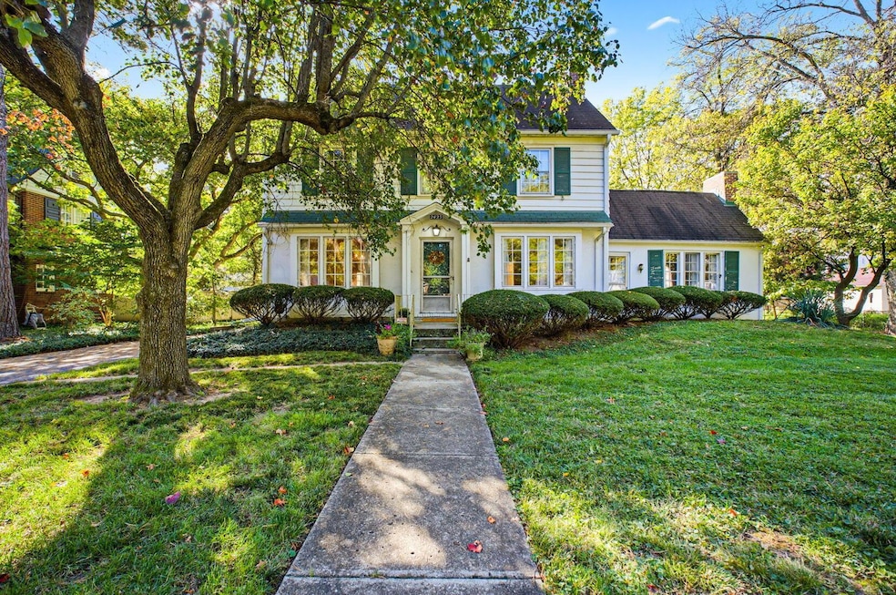 2425 Bryden Rd, Columbus, OH 43209 - photo 1