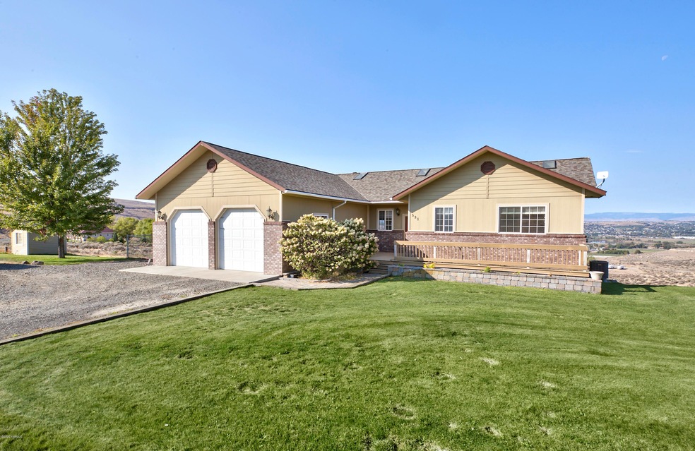 531 Lucas Rd, Yakima
