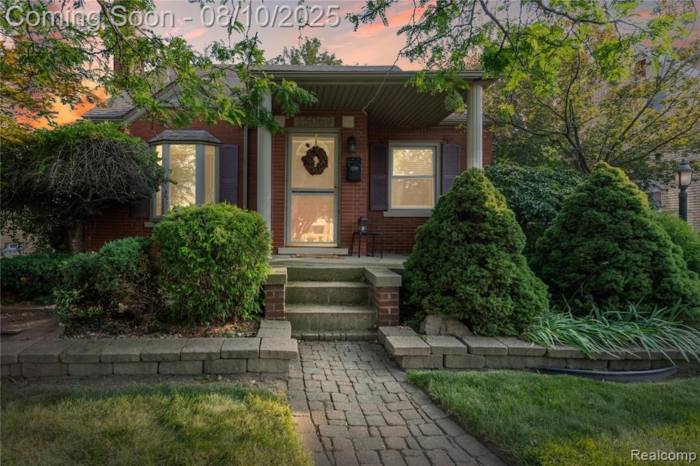 15069 Oceana Ave, Allen Park, MI 48101 - photo 1