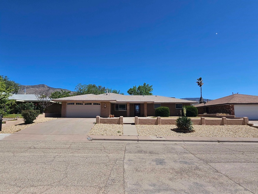 1604 Crescent Dr, Alamogordo, NM 88310 - photo 1