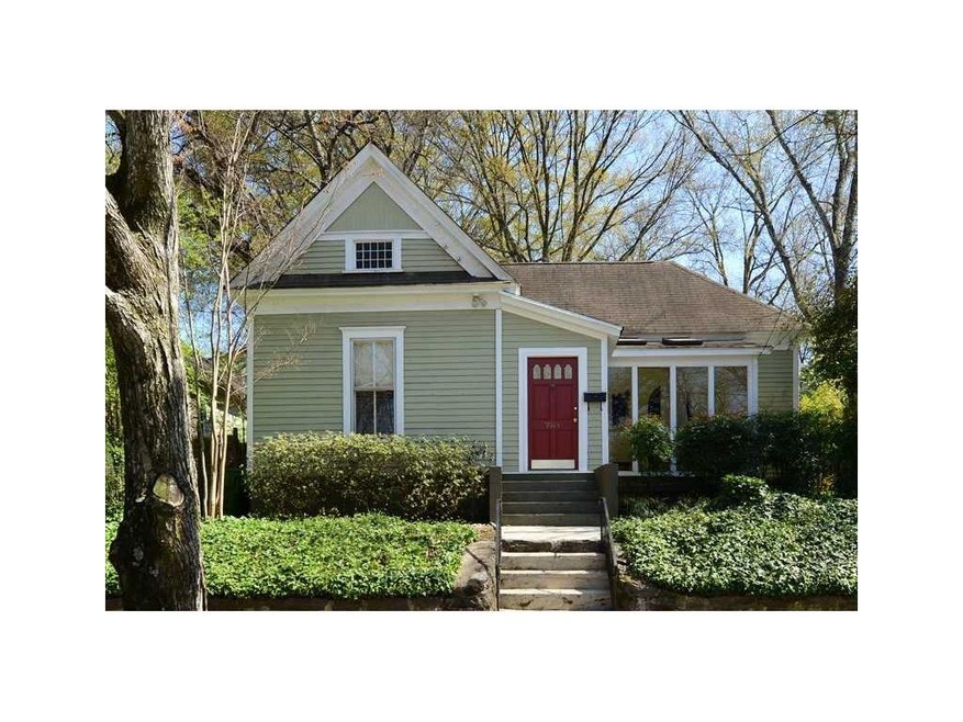 Facade/Exterior Front. Charming 2BR/1BA Bungalow i