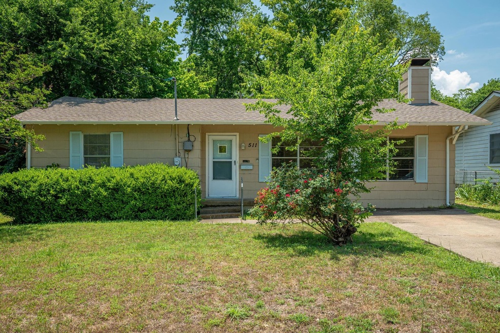 511 Jones St - Front of Home
