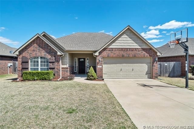 7919 S Fir Place, Broken Arrow, OK 74011 - photo 1