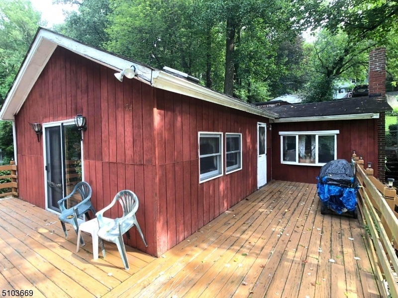 74 Lakeside Dr N, Belvidere, NJ 07823 - photo 1