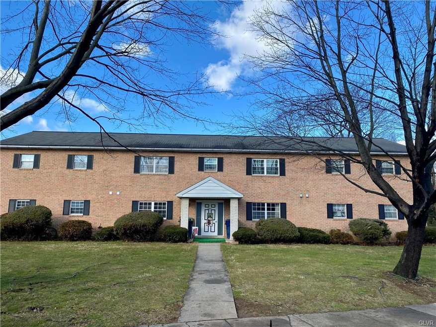 2221 Grove St unit 1W, Allentown, PA 18104 - photo 1