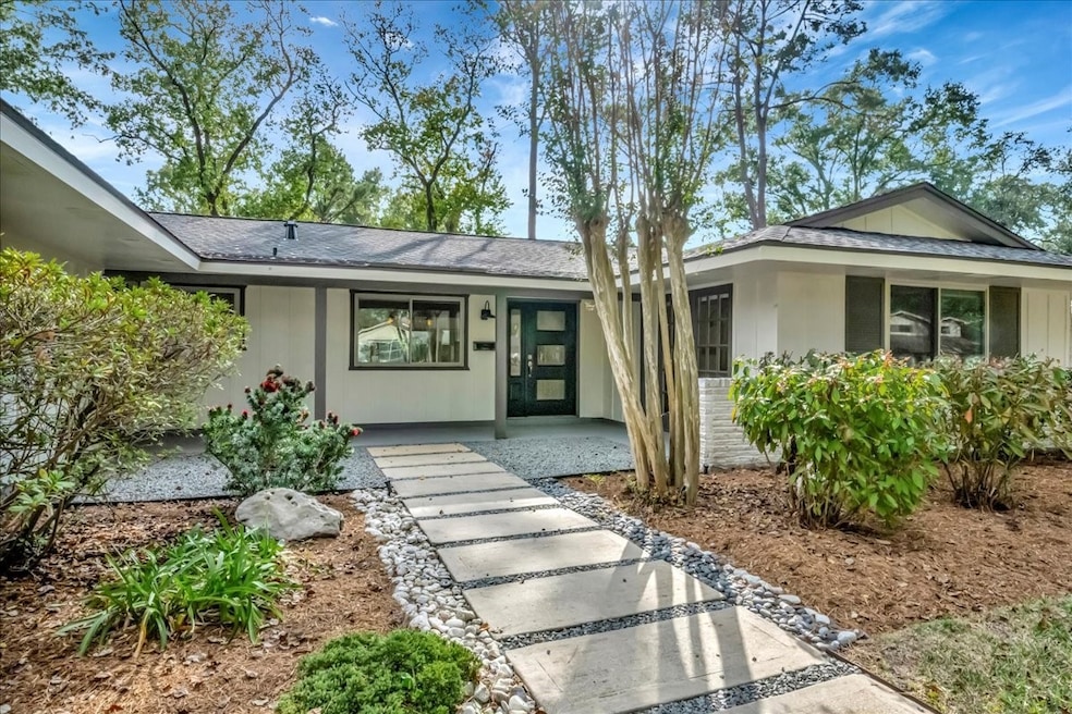 1614 Wavecrest Ln, Houston, TX 77062 - photo 1