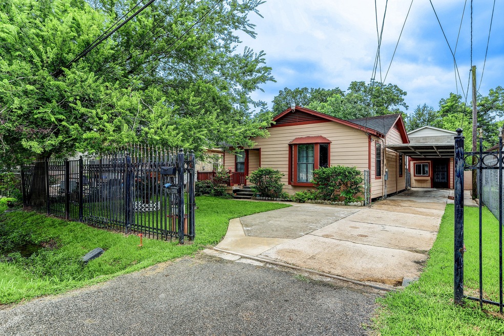 416 Frisco St, Houston, TX 77022 - photo 1