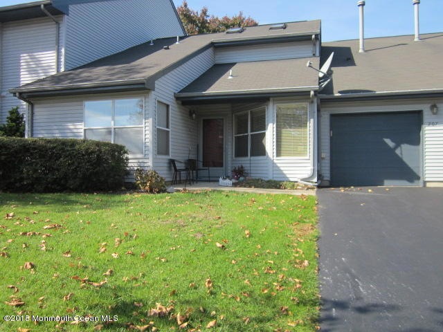 207 Forsythia Ln unit 367, Englishtown, NJ 07726 - photo 1