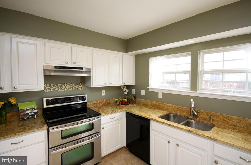 1353 Stoneleigh Ct unit 204, Stoney Beach, MD 21226 - photo 1