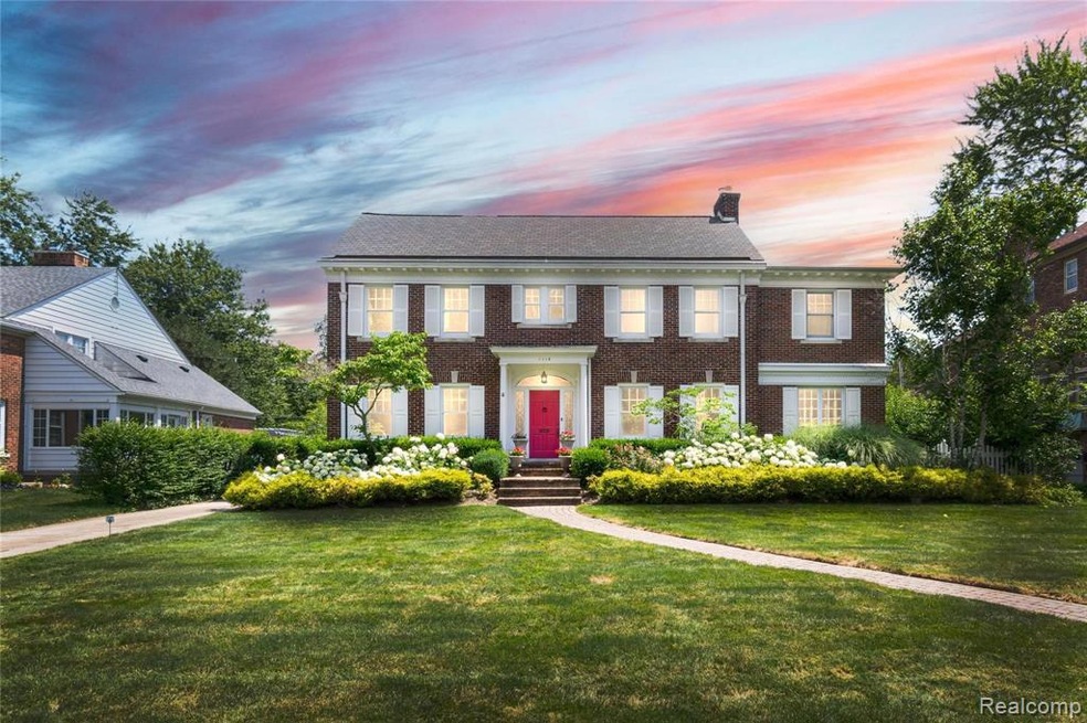 1114 Buckingham
