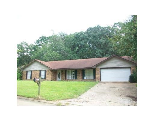 138 Wildwood Dr, Pineville, LA 71360 - photo 1