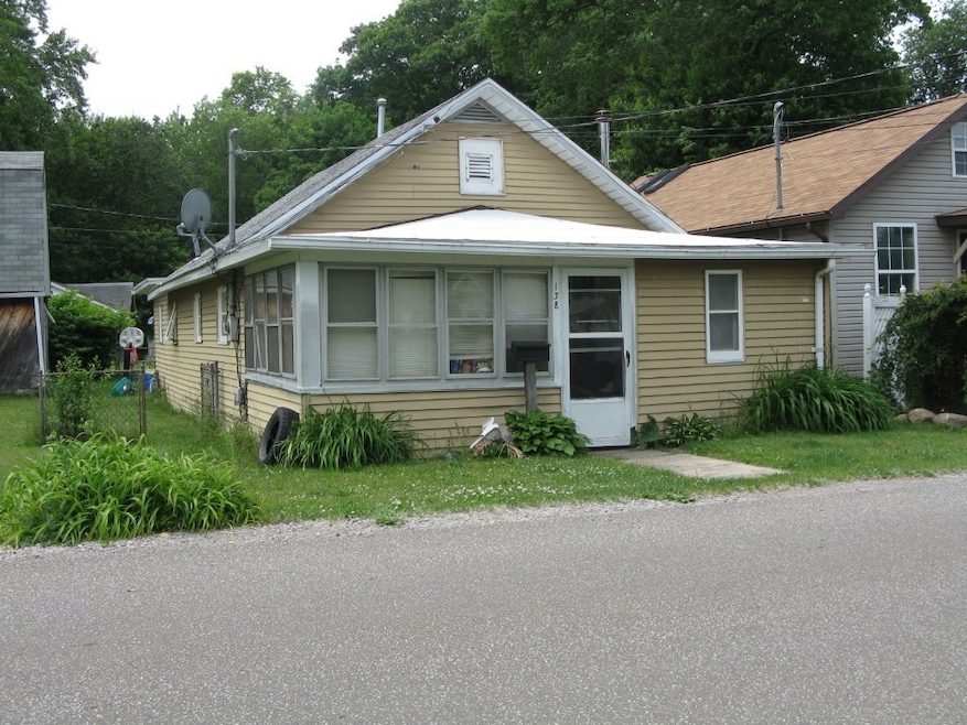 Pending $230,000 • Co-Listing Agent
