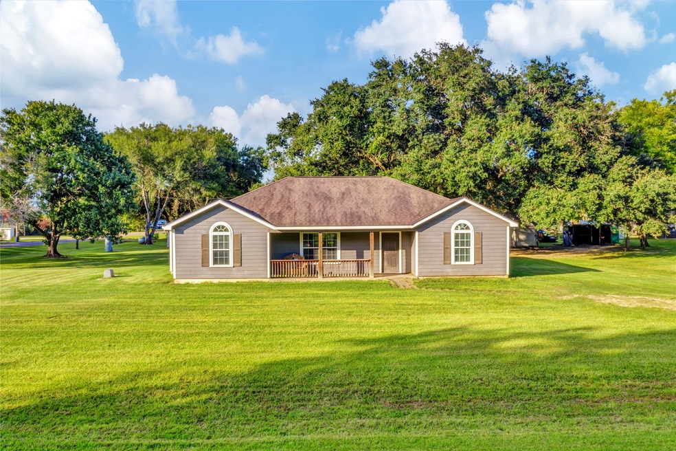 5030 County Road 937a, Alvin, TX 77511 - photo 1