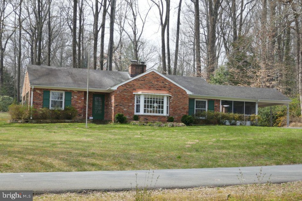9001 Glenbrook Rd, Fairfax, VA 22031 - photo 1