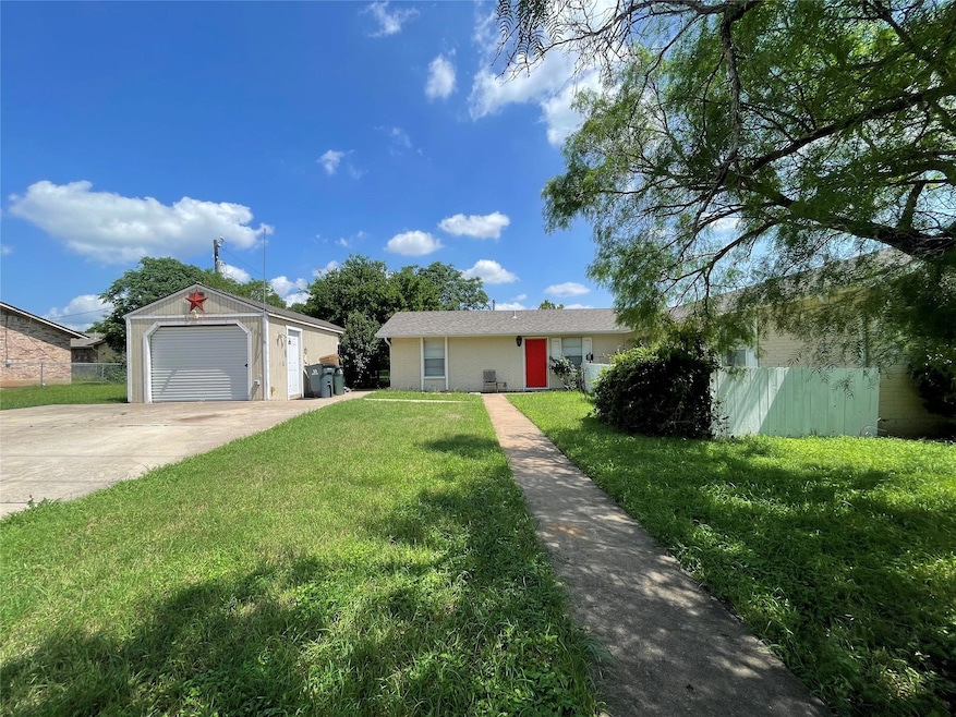 2405 Parker Cir unit B, Georgetown, TX 78628 - photo 1