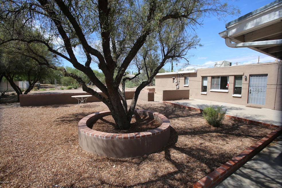 1040 E Edison St unit 2, Tucson, AZ 85719 - photo 1