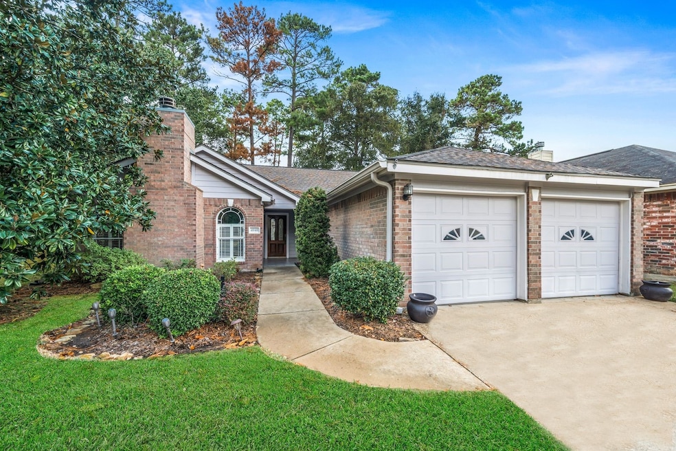 4949 Pleasure Lake Ln, Willis, TX 77318 - photo 1