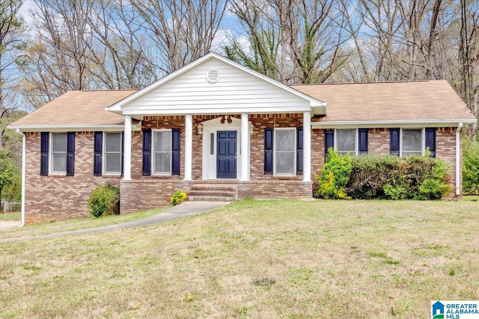 2405 Leigh Dr, Center Point, AL 35215 - photo 1