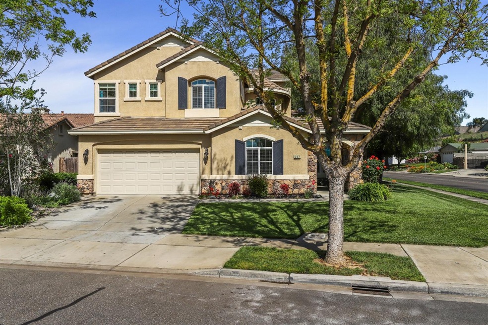 397 Ada Way, Oakdale, CA 95361 - photo 1