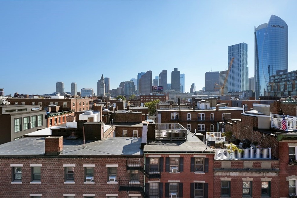 15 Thacher St unit 4, Boston, MA 02113 - photo 1