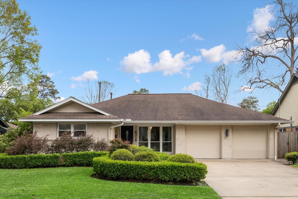 6319 Lindyann Ln, Houston, TX 77008 - photo 1