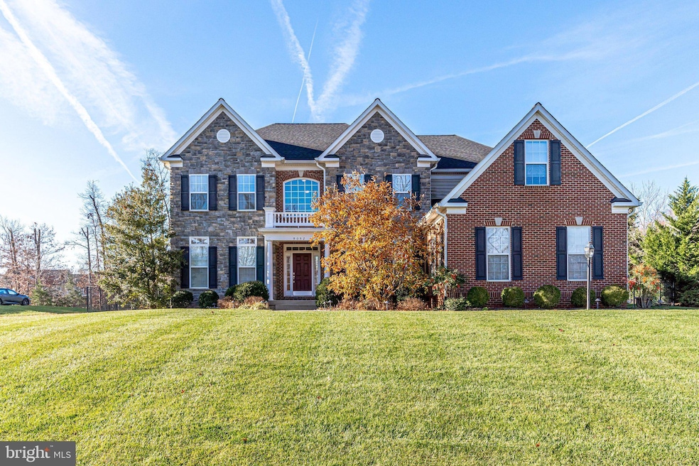 9052 John Sutherland Ln, Lorton, VA 22079 - photo 1