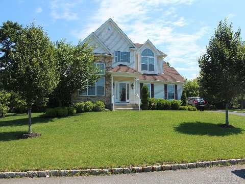 15 Bucks Hill St, Medford, NY 11763 - photo 1
